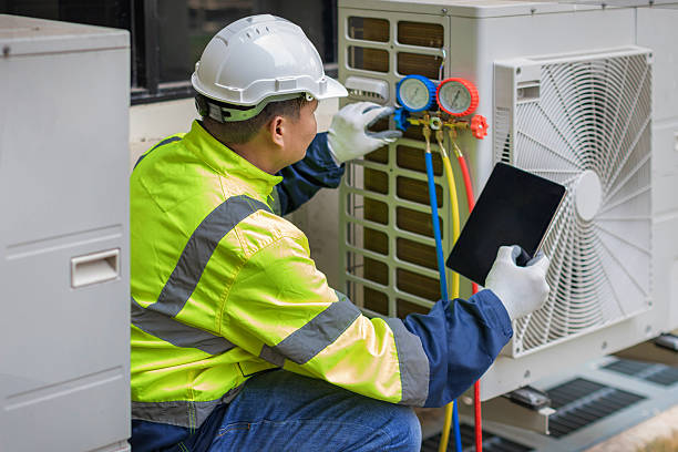 Professional Hvac technician working in Greenfield, IA